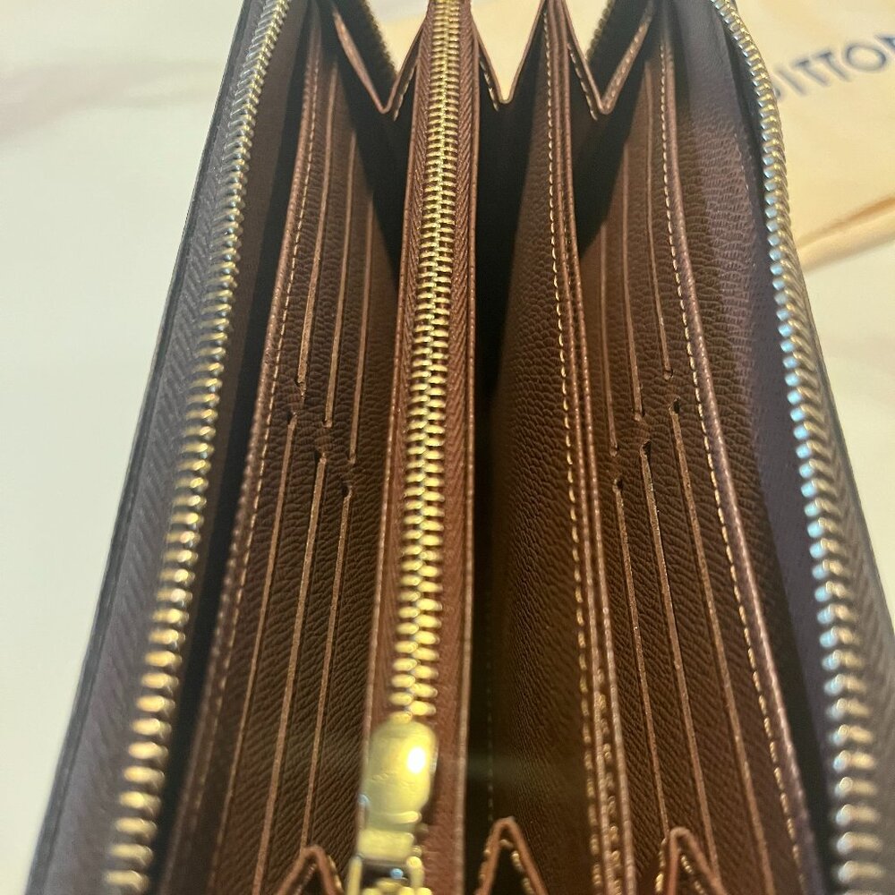 Louis Vuitton Monogram Zippy Wallet Zip Around + Dust Bag - Picture 13 of 14